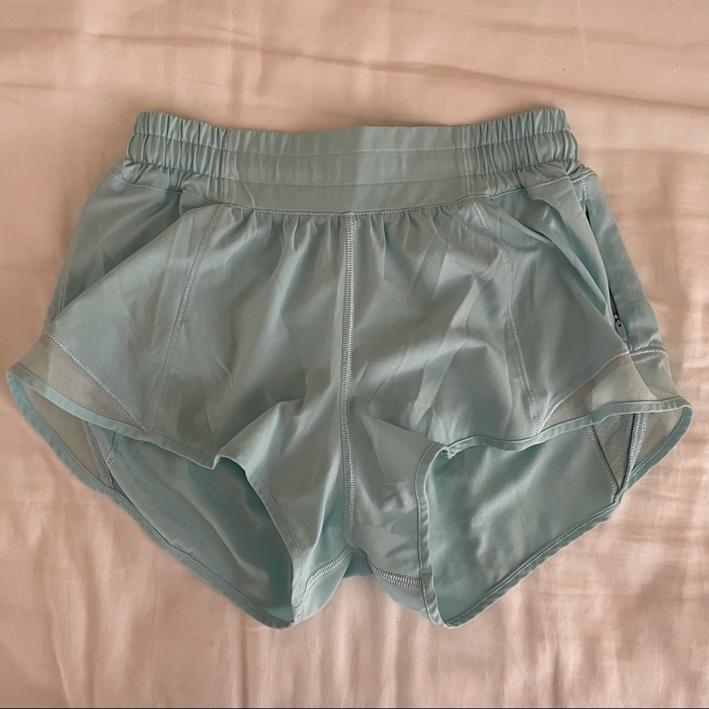 Lululemon Hotty Hot Low Rise Short 2.5”